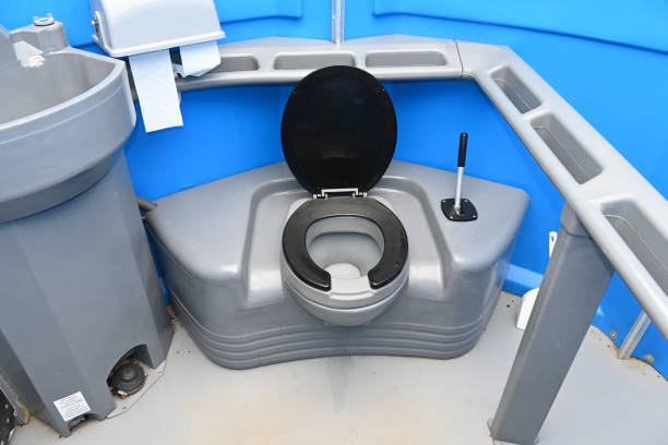 Best Portable restroom trailer rental  in Gateway, FL